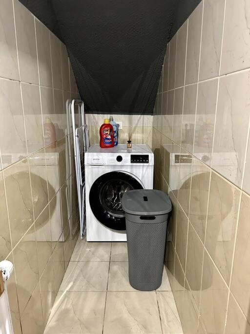 Charming Appartment 3-Min Walk To Old Town - Free Parking リュブリャナ エクステリア 写真