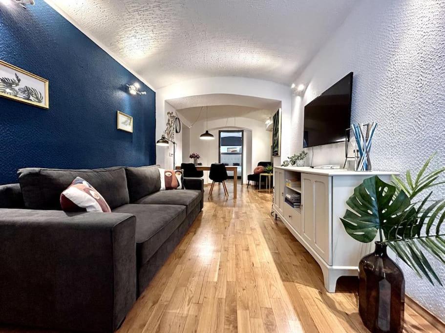 Charming Appartment 3-Min Walk To Old Town - Free Parking リュブリャナ エクステリア 写真